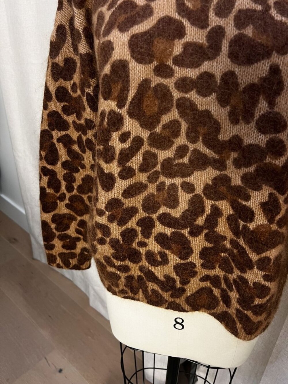 NWOT SEZANE Gianni Kid Mohair Crewneck Sweater in Leopard - Picture 7 of 12